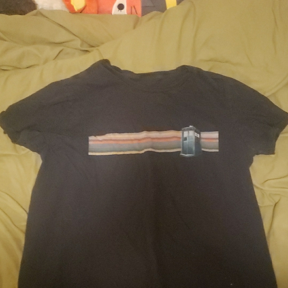Hot Topic Black Short Sleeve Tee with Graphic Design